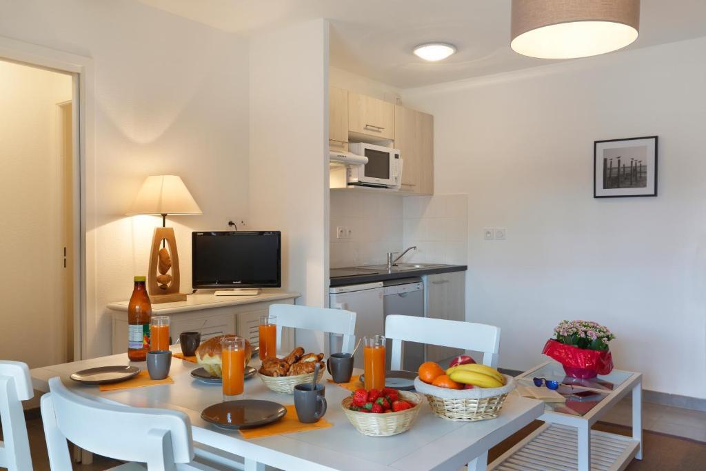 תאן Hotel Restaurant Au Floridor מראה חיצוני תמונה
