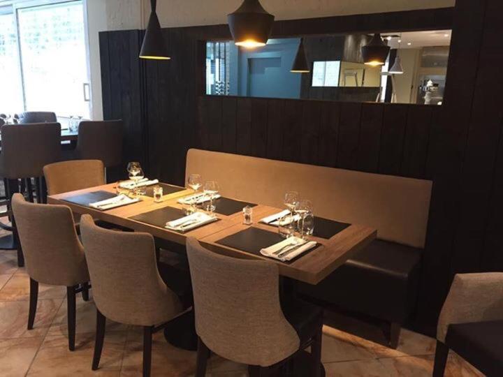 תאן Hotel Restaurant Au Floridor מראה חיצוני תמונה