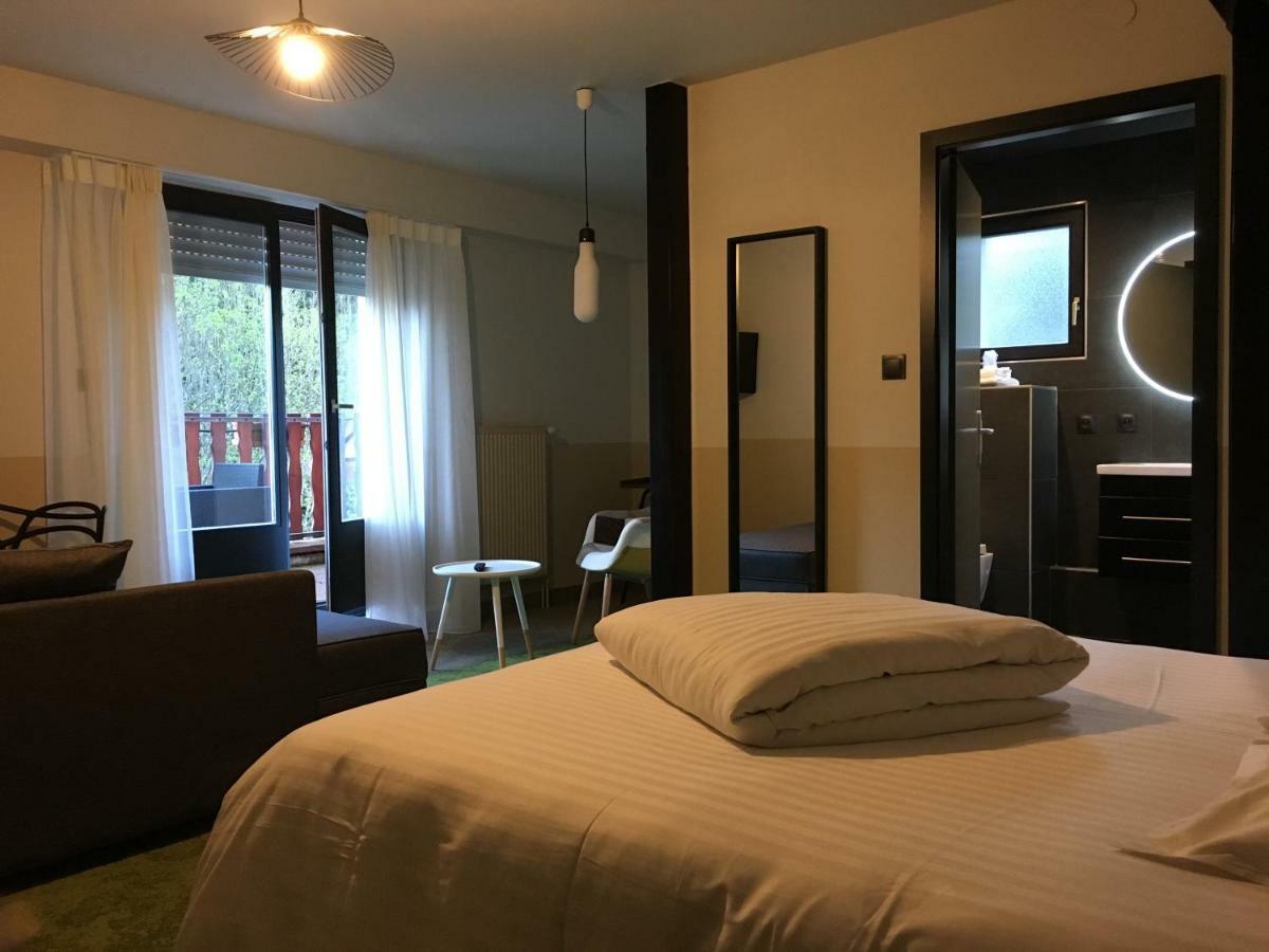 תאן Hotel Restaurant Au Floridor מראה חיצוני תמונה