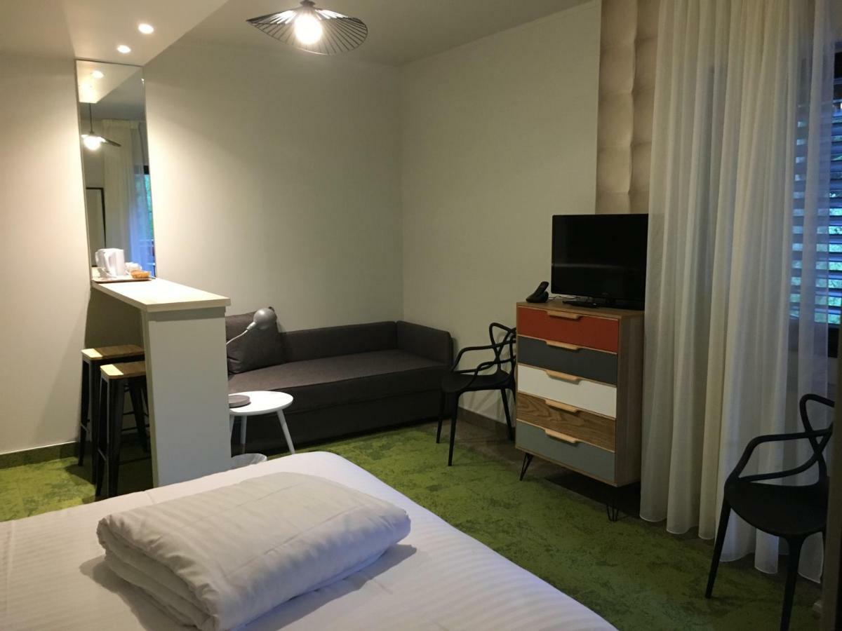 תאן Hotel Restaurant Au Floridor מראה חיצוני תמונה